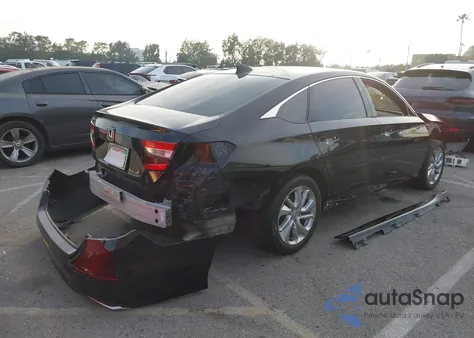 2020 Honda Accord Lx z USA, uszkodzony, nr VIN 1HGCV1F17LA032626